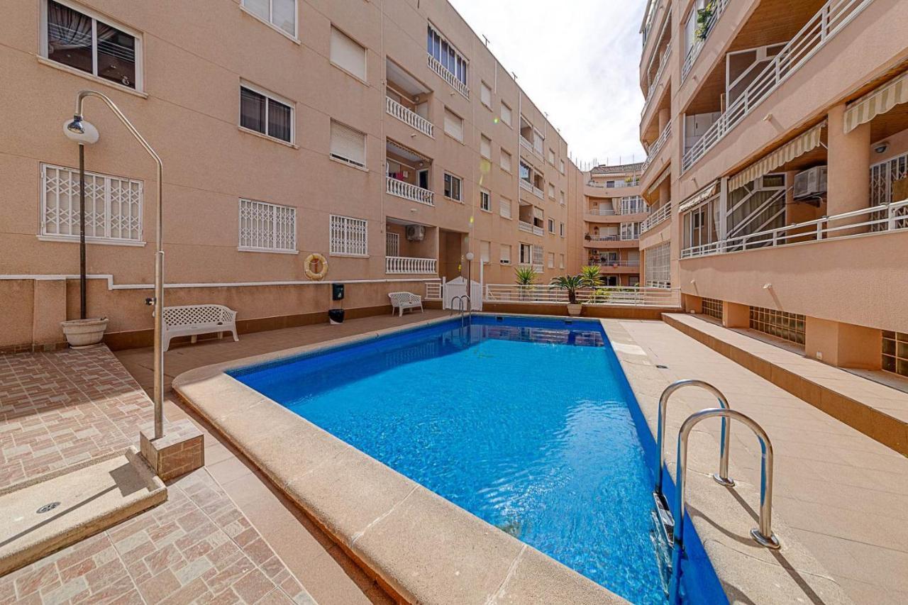 Cozy Appartment Torrevieja At Irina Dış mekan fotoğraf
