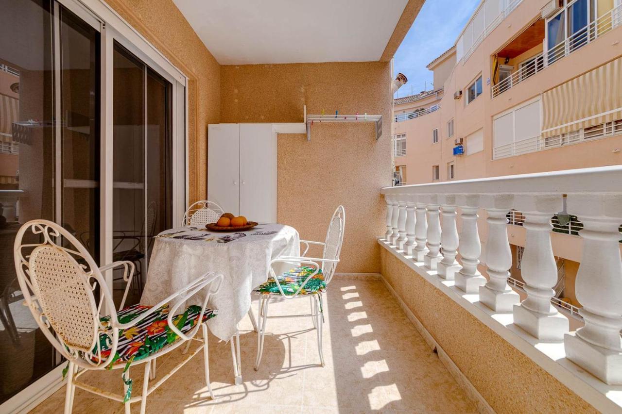 Cozy Appartment Torrevieja At Irina Dış mekan fotoğraf